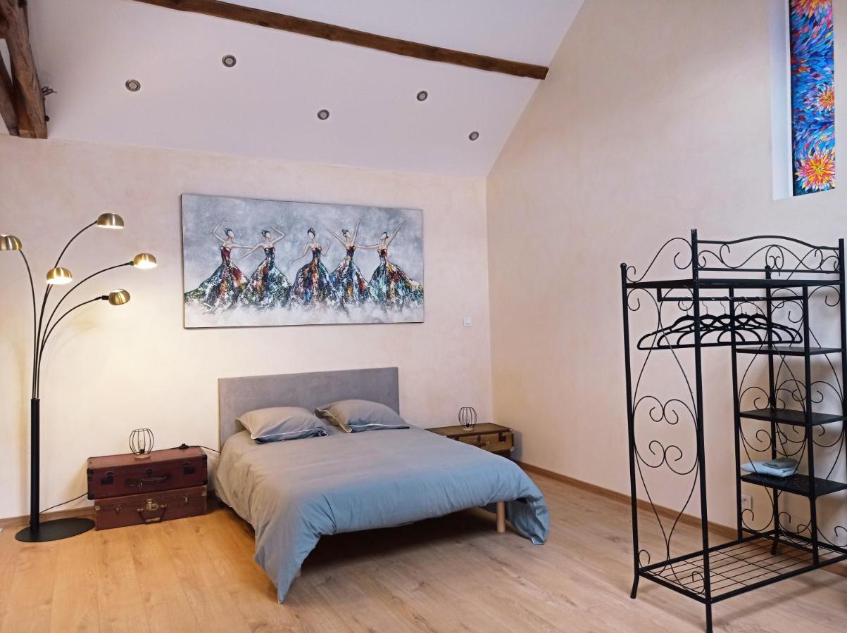 La Grange De Marie A St Angel - Magnifique Grange Renovee En Loft Pour 1 A 6 Pers Βίλα Saint-Angel  Εξωτερικό φωτογραφία